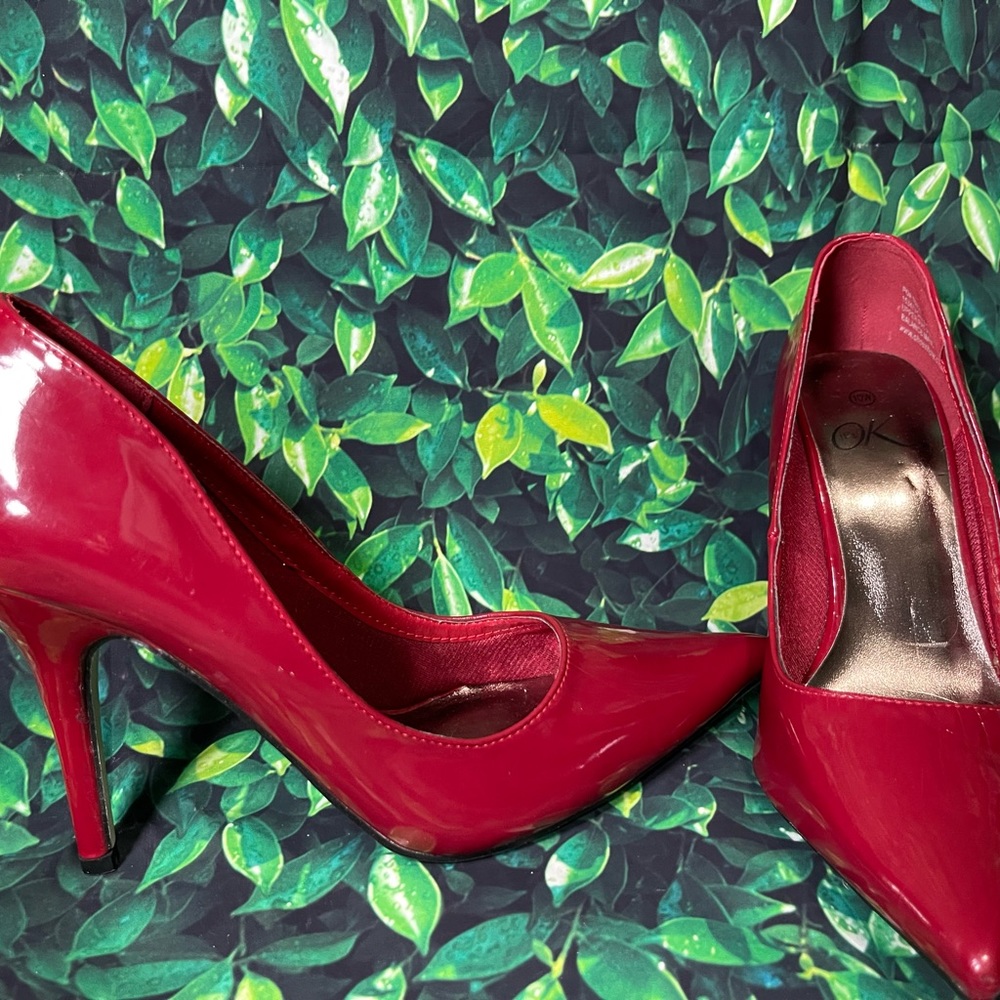 Dark Red 4” Heel It’s OK size 10W. Never worn.